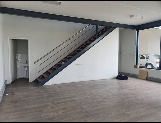 467M² FACTORY RENTED IN SAXENBURG PARK 2